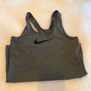Nike Pro women’s tank